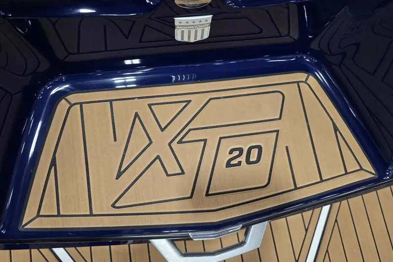 Slide: The Image of MasterCraft XT20 2025 - 23