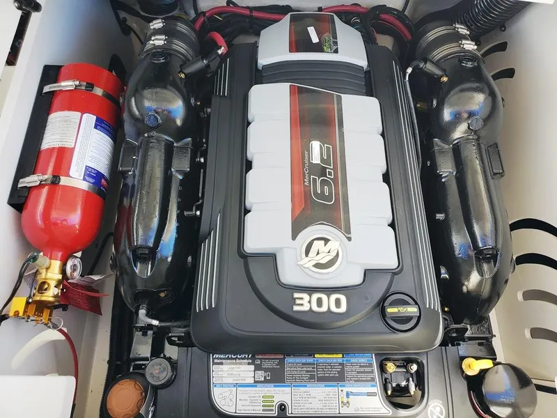 Slide: The Image of Mercruiser 6.2L MPI 320 HP B3 - 14