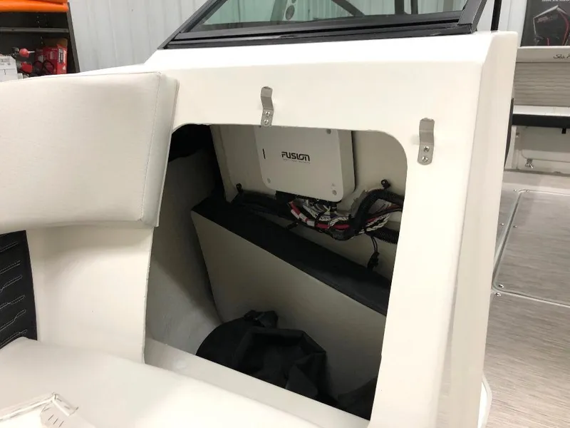 Slide: The Image of In dash storage compartment - 39