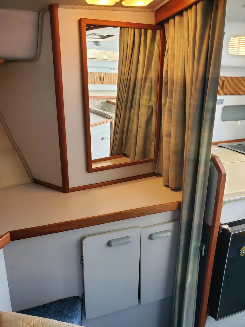 Slide: The Image of Mirrored hanging locker - 22