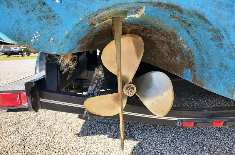 Slide: The Image of 3 blade bronze props - 32