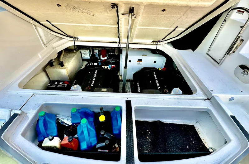 Slide: The Image of Regal 35 Sport Coupe 2017 - 38