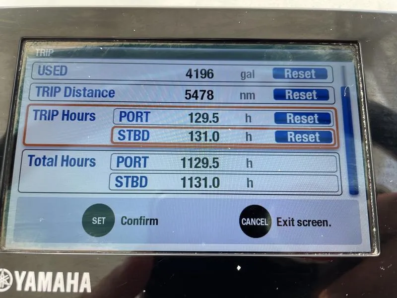 Slide: The Image of Yamaha display showing trip data for 2016 Jarrett Bay 32 Walk Around boat. - 27