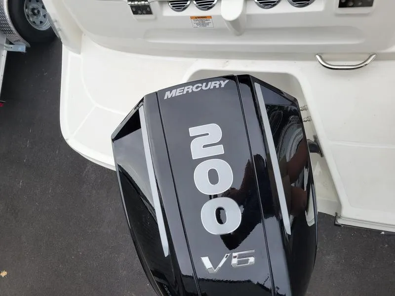 Slide: The Image of 2025 Bayliner VR6 OB with Mercury 200 V6 outboard engine. - 13