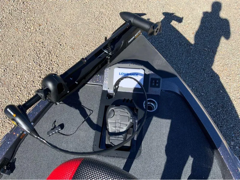 Slide: The Image of 2025 Ranger Z185 boat deck with Minn Kota trolling motor and Lowrance fish finder. - 3