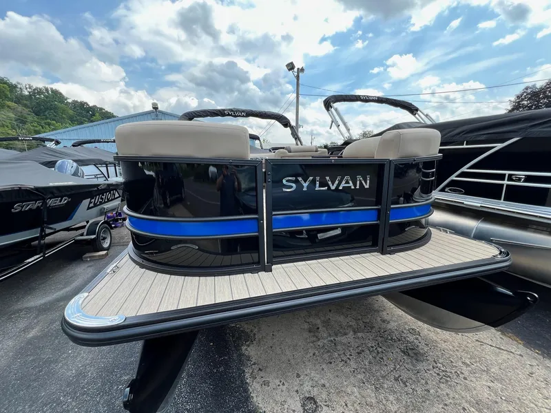 The Image of Sylvan Mirage 8520 Cruise 2025 - 1