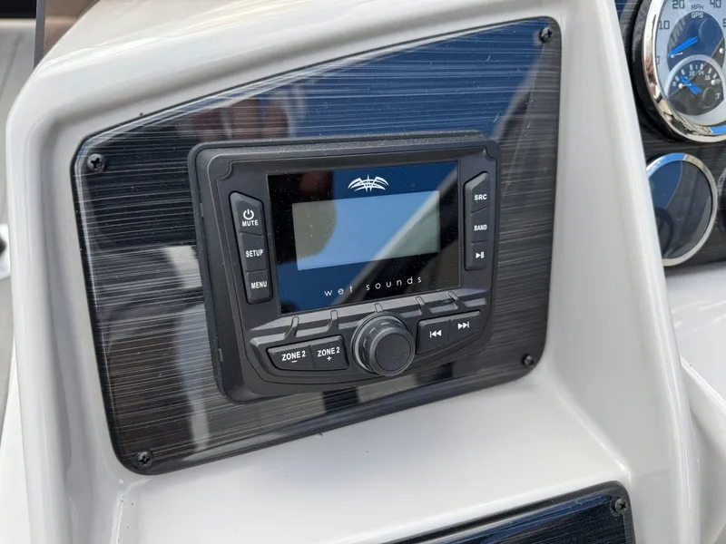 Slide: The Image of Sylvan 8520 CLZ DH 2025 boat console with Wet Sounds control. - 18
