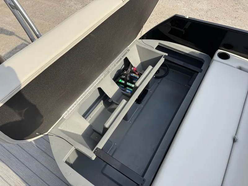 Slide: The Image of Sylvan 8520 CLZ DH 2025 boat seat with battery compartment. - 24