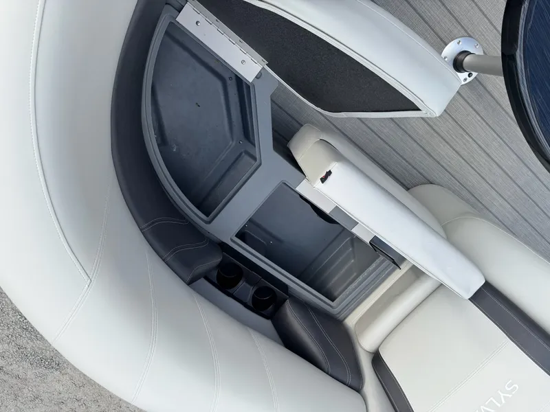 Slide: The Image of Sylvan 8520 CLZ DH 2025 boat seat with storage and cup holders. - 25
