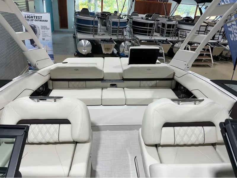 Slide: The Image of Regal Regal LS2 2025 - 15