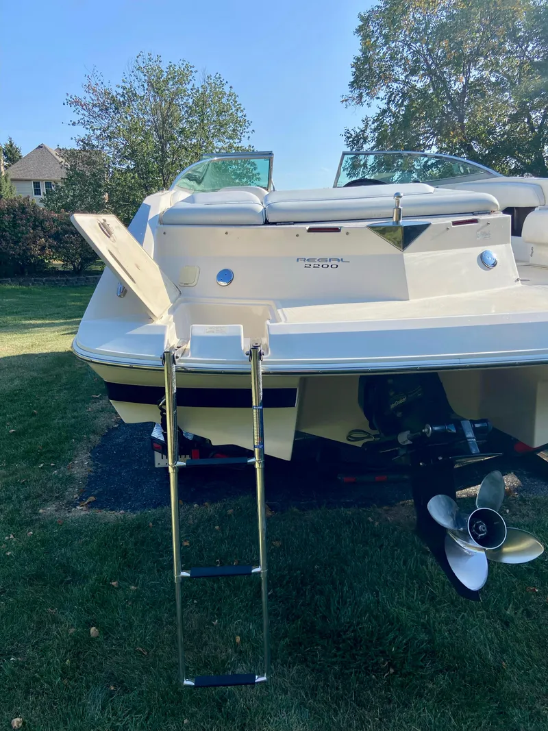 Slide: The Image of Regal 2200 Bowrider 2005 - 4