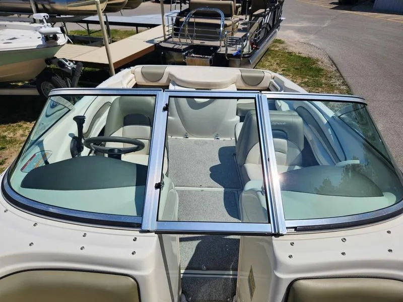 Slide: The Image of Sea Ray 185 Sport 2004 - 14