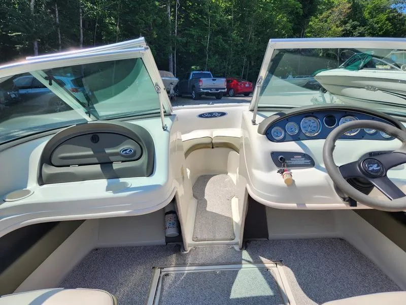 Slide: The Image of Sea Ray 185 Sport 2004 - 15