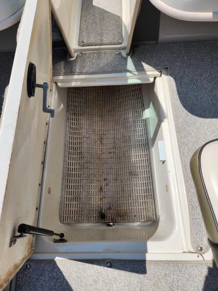 Slide: The Image of Sea Ray 185 Sport 2004 - 22