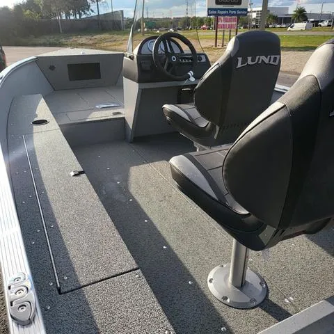 Slide: The Image of Lund 1400 Fury SS 2025 - 5