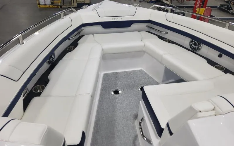 Slide: The Image of Formula 330 CBR 2025 - 69