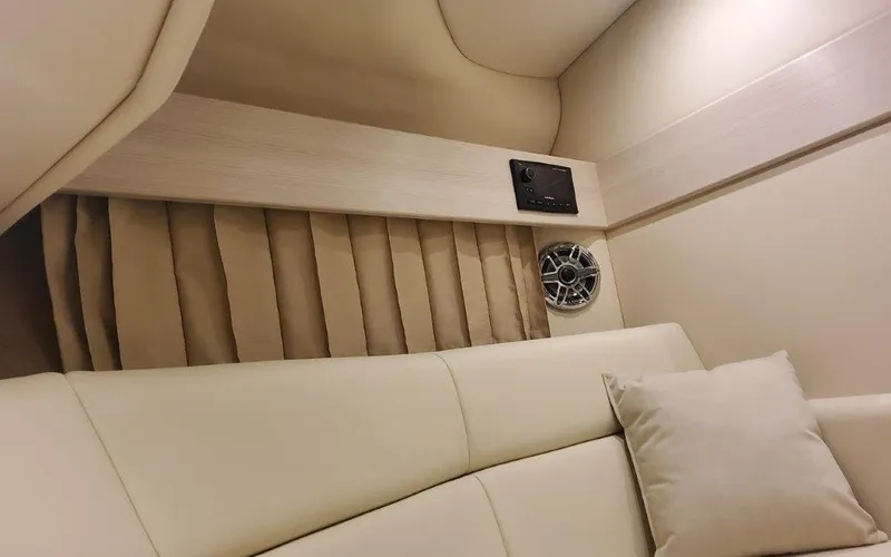 Slide: The Image of Formula 330 CBR 2025 - 83