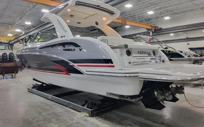 Slide: The Image of Formula 350 CBR 2025 - 61