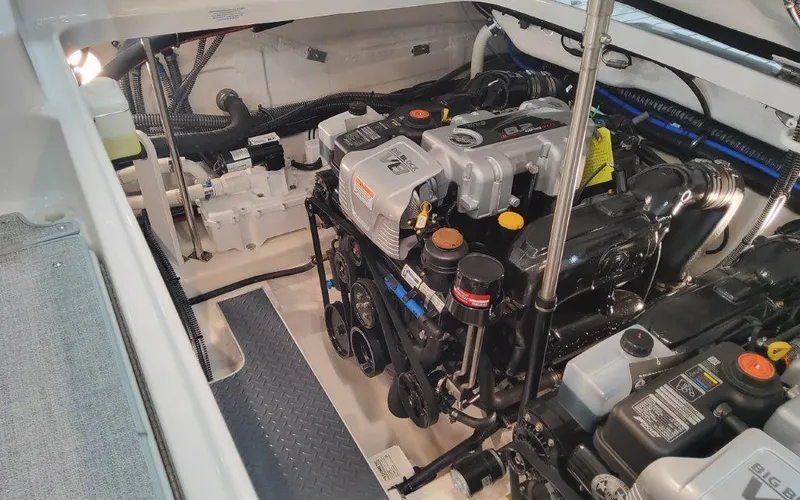 Slide: The Image of Formula 350 CBR 2025 - 71