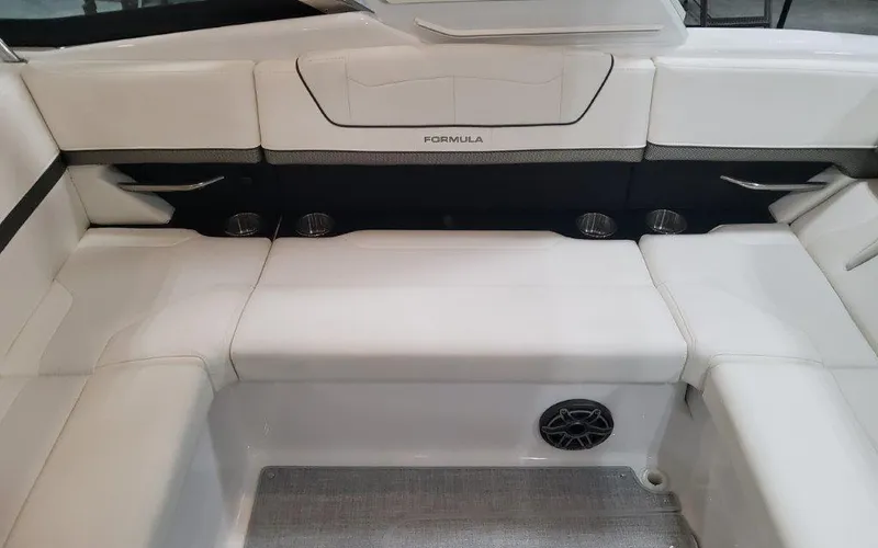 Slide: The Image of Formula 350 CBR 2025 - 74