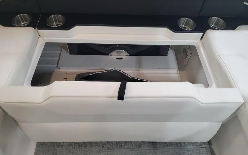 Slide: The Image of Formula 350 CBR 2025 - 75