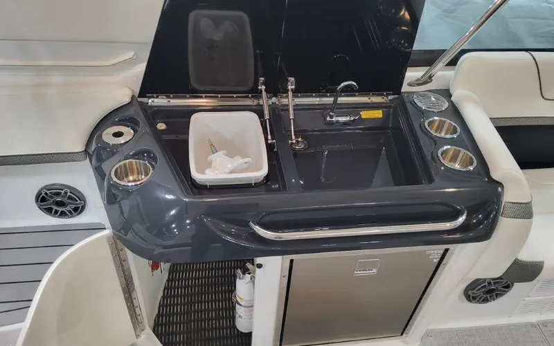 Slide: The Image of Formula 350 CBR 2025 - 80