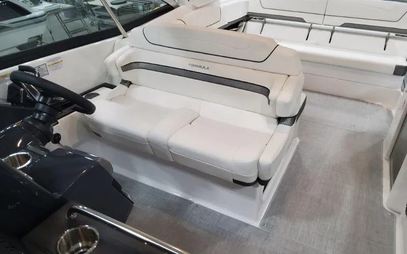 Slide: The Image of Formula 350 CBR 2025 - 84