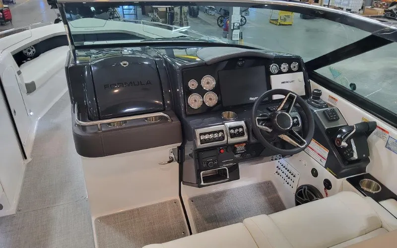 Slide: The Image of Formula 350 CBR 2025 - 86