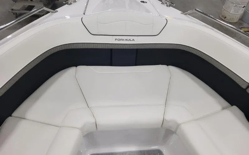 Slide: The Image of Formula 350 CBR 2025 - 94