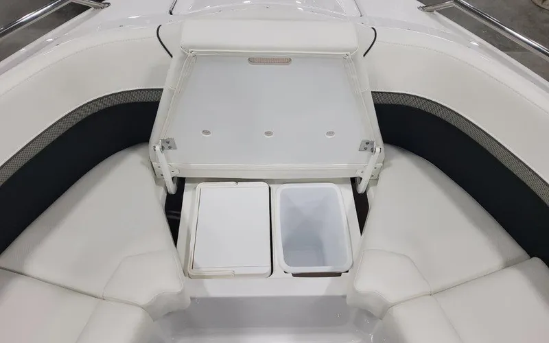 Slide: The Image of Formula 350 CBR 2025 - 95