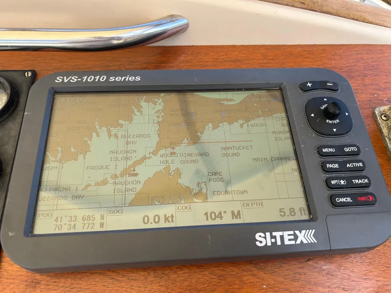 Slide: The Image of SI-TEX SVS-1010 marine GPS on 1983 Fortier 26 boat dashboard. - 32