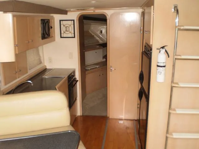 Slide: The Image of Carver 350 Mariner 1999 - 14