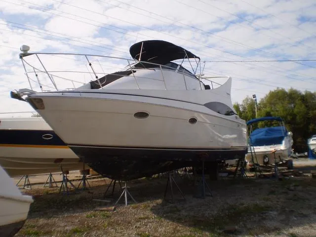 Slide: The Image of Carver Yachts 350 Mariner 1999 - 11