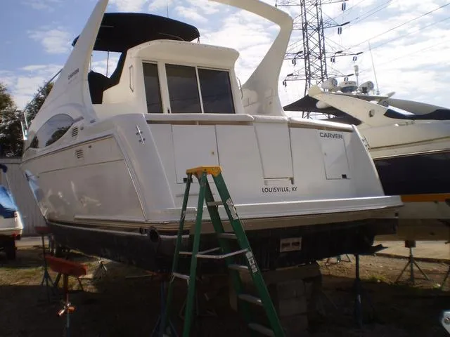 Slide: The Image of Carver Yachts 350 Mariner 1999 - 3