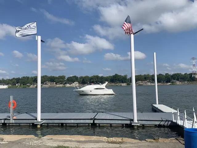 Slide: The Image of Carver Yachts 350 Mariner 1999 - 6