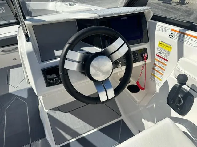 Slide: The Image of Heyday Wake Boats H22 2024 - 10