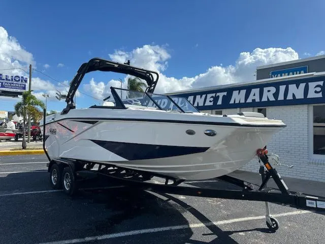 Slide: The Image of Heyday Wake Boats H22 2024 - 5