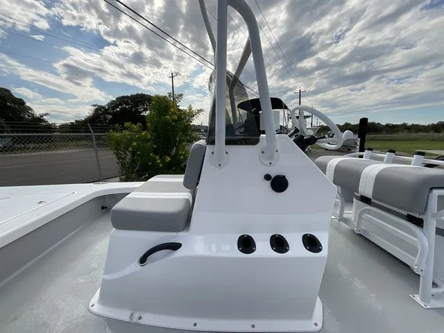 Slide: The Image of Majek 18 M2 2025 - 12