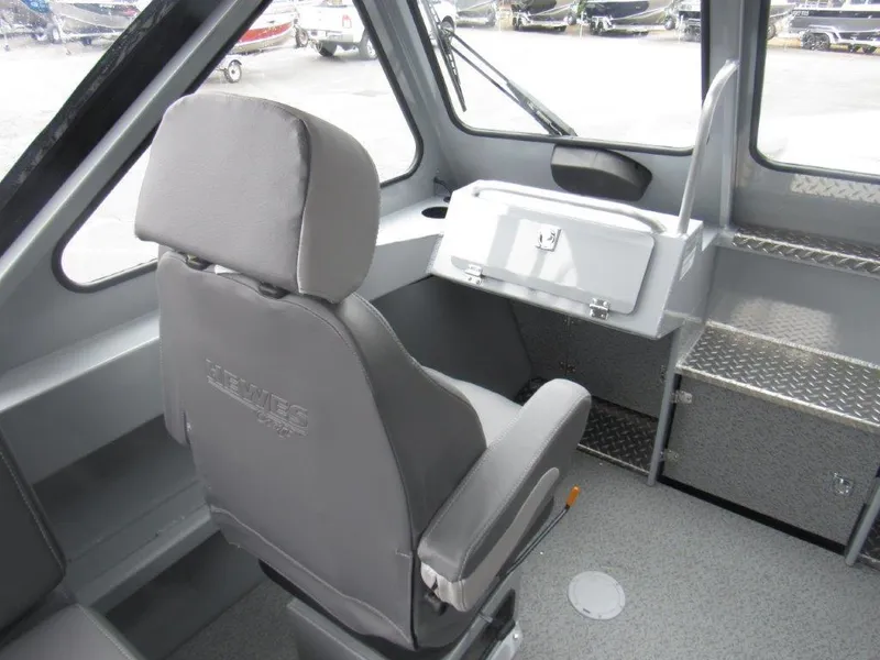 Slide: The Image of Hewescraft 210 Sea Runner ET 2025 - 13