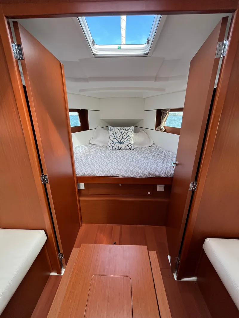 Slide: The Image of Beneteau Oceanis 35.1 2018 - 51