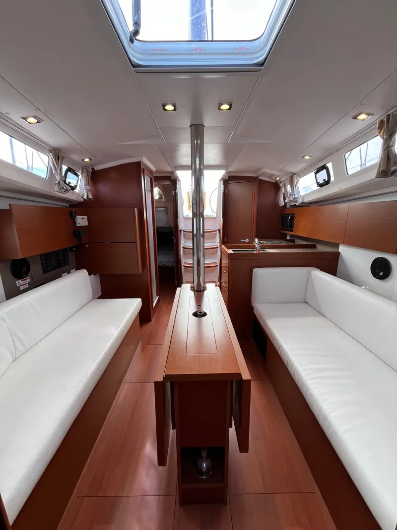 Slide: The Image of Beneteau Oceanis 35.1 2018 - 52