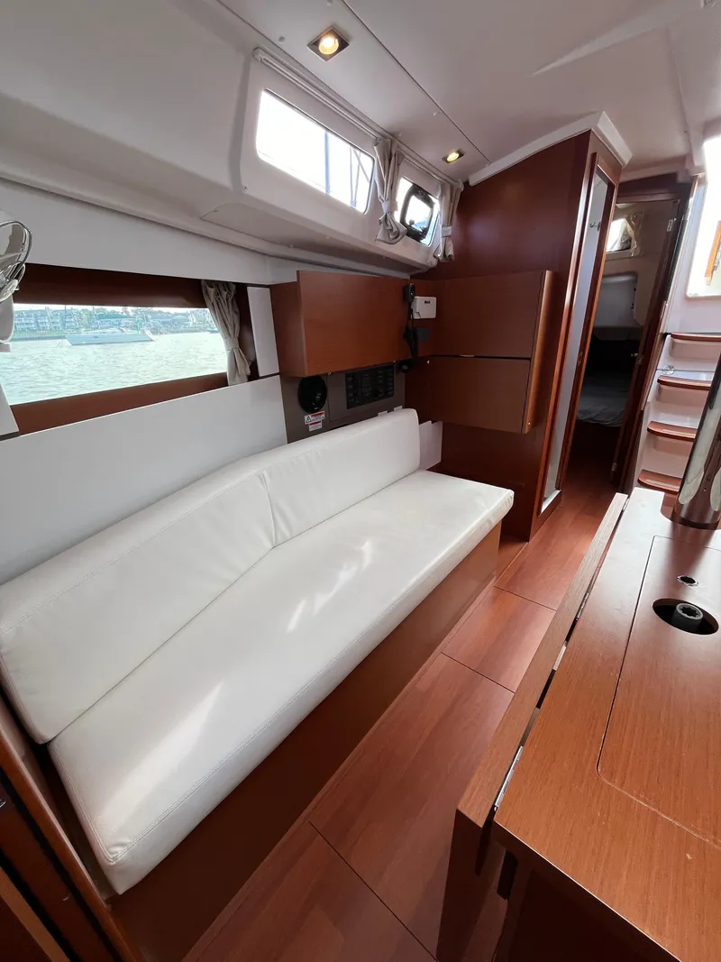Slide: The Image of Beneteau Oceanis 35.1 2018 - 54