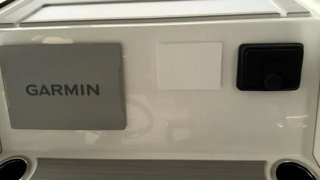 Slide: The Image of Parker Marine 2200 Center Console 2025 - 11