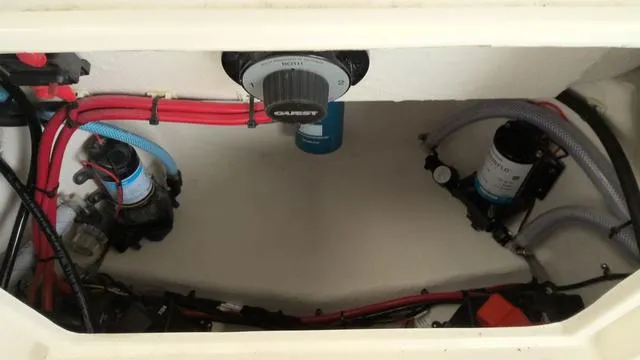 Slide: The Image of Parker Marine 2200 Center Console 2025 - 18