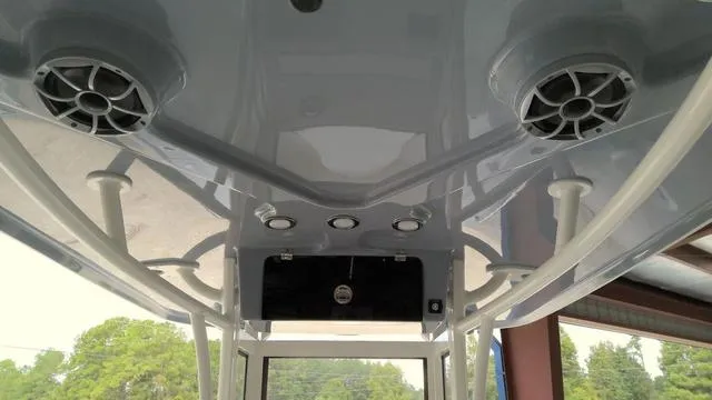 Slide: The Image of Parker Marine 2200 Center Console 2025 - 20