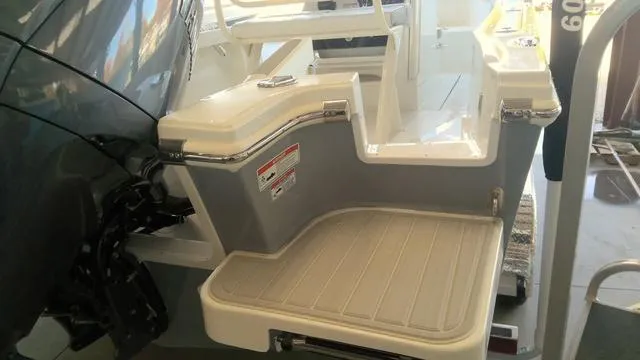 Slide: The Image of Parker Marine 2200 Center Console 2025 - 23