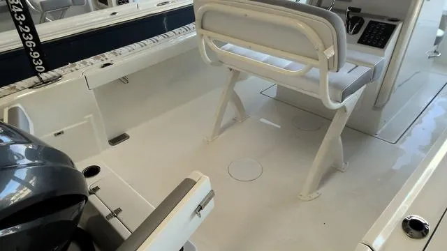 Slide: The Image of Parker Marine 2200 Center Console 2025 - 25