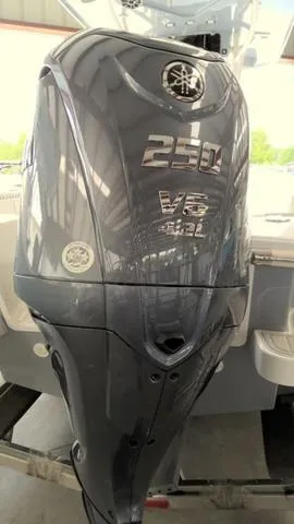 Slide: The Image of Parker Marine 2200 Center Console 2025 - 6