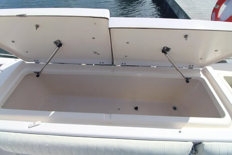 Slide: The Image of Grady-White Express 330 2001 - 51