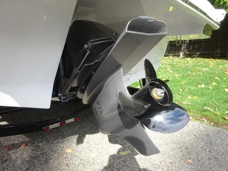 Slide: The Image of Four Winns H2 Sterndrive 2023 - 23